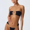 Bas de bikini cheeky à larges bretelles ornées de motifs Sunray, en noir Bas de bikini cheeky à larges bretelles ornées de motifs Sunray, en noir