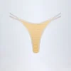 Bas de bikini Masia à double bretelle et coupe échancrée en vichy jaune Bas de bikini Masia à double bretelle et coupe échancrée en vichy jaune