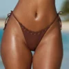 Bas de bikini string à cordon Polynesia, couleur marron chocolat Bas de bikini string à cordon Polynesia, couleur marron chocolat