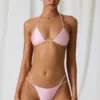 Bas de bikini string à double bretelle Mabe avec détails en perles, couleur rose pâle Bas de bikini string à double bretelle Mabe avec détails en perles, couleur rose pâle