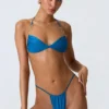Bas de bikini string froncé Delray en bleu océan Bas de bikini string froncé Delray en bleu océan