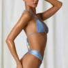 Bas de bikini string froncé Mahina en bleu ciel Bas de bikini string froncé Mahina en bleu ciel
