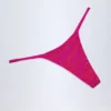 Bas de bikini string Jalama orné d’imprimés roses tropicaux Bas de bikini string Jalama orné d’imprimés roses tropicaux