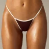 Bas de bikini string triangle Old Money en marron Bas de bikini string triangle Old Money en marron