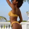 Bas de bikini taille basse en tissu froissé, couleur Marigold Bas de bikini taille basse en tissu froissé, couleur Marigold