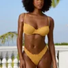 Bas de bikini taille basse en tissu froissé, couleur Marigold Bas de bikini taille basse en tissu froissé, couleur Marigold