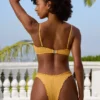 Bas de bikini taille basse en tissu froissé, couleur Marigold Bas de bikini taille basse en tissu froissé, couleur Marigold