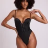 Body corset en satin à encolure plongeante et laçage Yelda, noir Body corset en satin à encolure plongeante et laçage Yelda, noir
