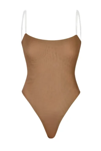 Body string à bretelles invisibles en maille douce Intimates, couleur Amande