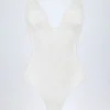 Body Zayla en dentelle transparente à encolure plongeante festonnée, blanc Body Zayla en dentelle transparente à encolure plongeante festonnée, blanc