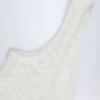 Body Zayla en dentelle transparente à encolure plongeante festonnée, blanc Body Zayla en dentelle transparente à encolure plongeante festonnée, blanc