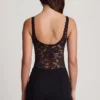 Body Zayla en dentelle transparente à encolure plongeante festonnée, noir Body Zayla en dentelle transparente à encolure plongeante festonnée, noir