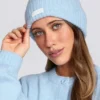 Bonnet en tricot côtelé bleu poudré Bonnet en tricot côtelé bleu poudré