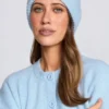 Bonnet en tricot côtelé bleu poudré Bonnet en tricot côtelé bleu poudré