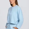 Cardigan court en maille bleu poudré Cardigan court en maille bleu poudré