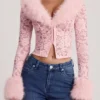 Cardigan en dentelle transparente avec bordure en fausse fourrure Noemy, rose Cardigan en dentelle transparente avec bordure en fausse fourrure Noemy, rose