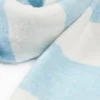Écharpe rayée en maille bleu poudré Écharpe rayée en maille bleu poudré
