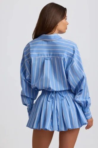 Shorts plissé en popeline de coton à rayures bleues