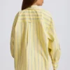 Chemise oversize en popeline de coton rayée, rayures jaunes Chemise oversize en popeline de coton rayée, rayures jaunes