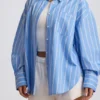 Chemise oversize en popeline de coton à rayures bleues Chemise oversize en popeline de coton à rayures bleues