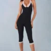 Combinaison capri Calla en modal avec bordure en dentelle, couleur noire