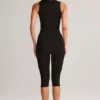 Combinaison capri moulante à encolure carrée Luma en modal noir Combinaison capri moulante à encolure carrée Luma en modal noir
