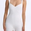 Combinaison Kaia à encolure en cœur en modal, couleur blanche Combinaison Kaia à encolure en cœur en modal, couleur blanche