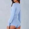 Combinaison-short à manches longues en maille Ismera, bleu pâle Combinaison-short à manches longues en maille Ismera, bleu pâle