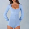 Combinaison-short à manches longues en maille Ismera, bleu pâle Combinaison-short à manches longues en maille Ismera, bleu pâle