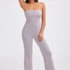 Combinaison évasée à encolure bandeau en maille épaisse, couleur lavande poudrée Combinaison évasée à encolure bandeau en maille épaisse, couleur lavande poudrée