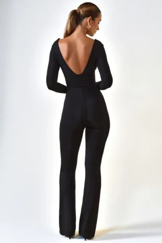 Combinaison évasée à encolure plongeante et fronces en modal Helene, couleur noire