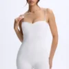 Combinaison Vera en modal à encolure en cœur et dos nu, couleur blanche Combinaison Vera en modal à encolure en cœur et dos nu, couleur blanche