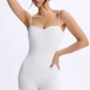 Combinaison Vera en modal à encolure en cœur et dos nu, couleur blanche Combinaison Vera en modal à encolure en cœur et dos nu, couleur blanche