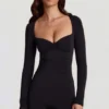 Combishort courte à manches longues en jersey doux Vionne, décolleté en cœur, couleur noire Combishort courte à manches longues en jersey doux Vionne, décolleté en cœur, couleur noire