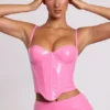Corset crop top à armatures en vinyle Cassandra, rose Corset crop top à armatures en vinyle Cassandra, rose
