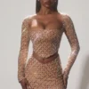 Crop top asymétrique orné Thora, couleur amande Crop top asymétrique orné Thora, couleur amande