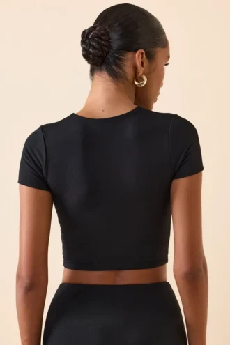 Crop top à manches courtes Myaree en noir