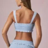 Crop top à volants et noué sur le devant Ottilie, bleu poudré