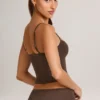 Débardeur Ailany à encolure dégagée en modal, couleur chocolat Débardeur Ailany à encolure dégagée en modal, couleur chocolat