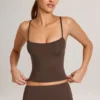 Débardeur Ailany à encolure dégagée en modal, couleur chocolat Débardeur Ailany à encolure dégagée en modal, couleur chocolat