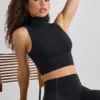 Débardeur à col roulé Soft Active en noir Débardeur à col roulé Soft Active en noir