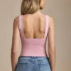 Débardeur Elinda en modal à encolure plongeante et bordure festonnée, rose pâle Débardeur Elinda en modal à encolure plongeante et bordure festonnée, rose pâle