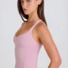 Débardeur long à bretelles croisées dans le dos, couleur mauve Débardeur long à bretelles croisées dans le dos, couleur mauve