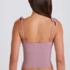 Débardeur à nouer en maille côtelée, couleur mauve Débardeur à nouer en maille côtelée, couleur mauve
