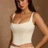 Hannie, haut corset à lacets, couleur ivoire Hannie, haut corset à lacets, couleur ivoire