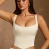 Hannie, haut corset à lacets, couleur ivoire Hannie, haut corset à lacets, couleur ivoire