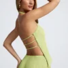Haut asymétrique à dos nu et col licou Elania, vert olive Haut asymétrique à dos nu et col licou Elania, vert olive