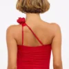 Haut asymétrique en jersey moulant avec détails roses Tesia, rouge écarlate Haut asymétrique en jersey moulant avec détails roses Tesia, rouge écarlate