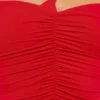 Haut asymétrique en jersey moulant avec détails roses Tesia, rouge écarlate Haut asymétrique en jersey moulant avec détails roses Tesia, rouge écarlate