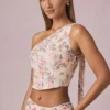 Haut asymétrique à motif floral primevère avec détail foulard Rae Haut asymétrique à motif floral primevère avec détail foulard Rae